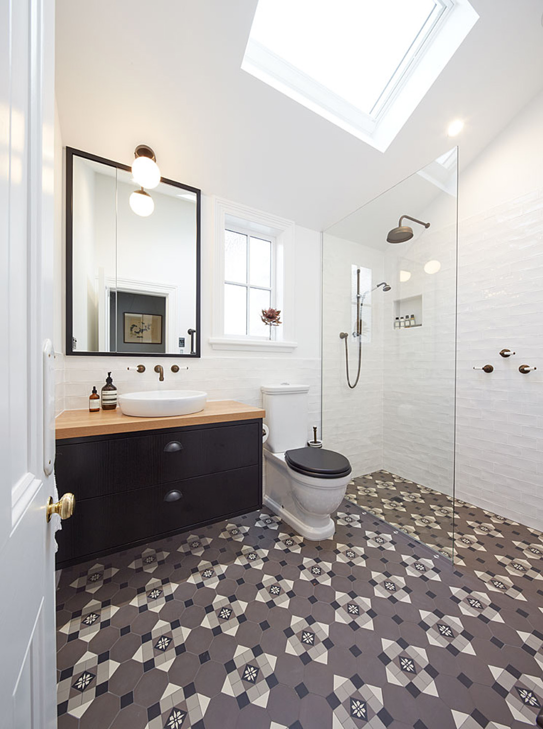 igd-portfolio-image ingrid geldof Traditional Bathroom ensuite, wardrobe and kitchen design
